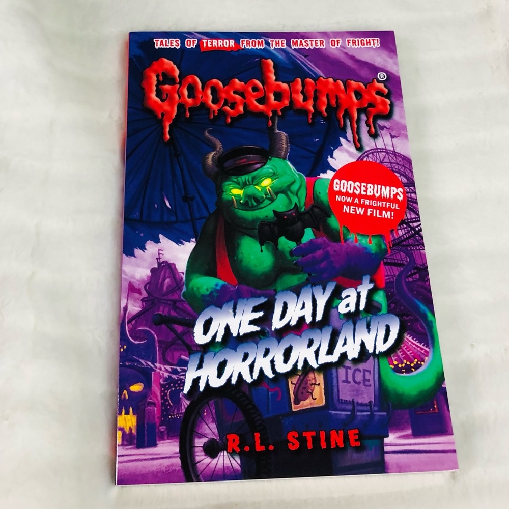 GOOSEBUMPS “One Day at Horrorland" by R.L. Stine